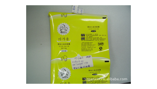 铝箔袋卷膜 铝箔袋卷膜，包装行业的创新选择